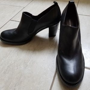 Tommy Hilfiger Heeled Dress Shoe